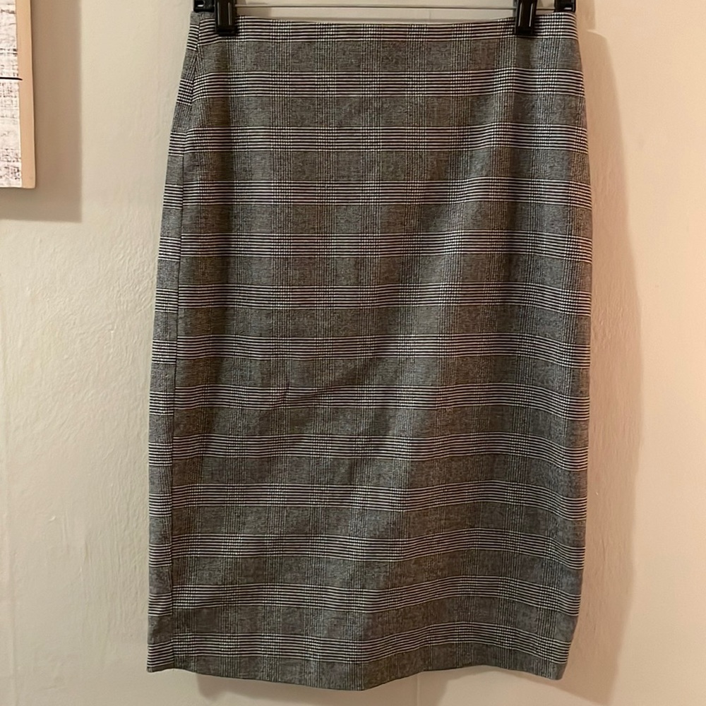 Forever 21 fitted Black Professional Skirt
